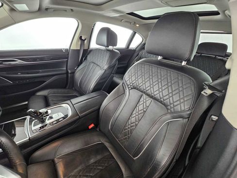 Used 2020 BMW 745e xDrive AWD/4WD image 21