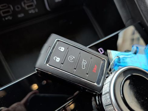 Used 2024 Jeep Grand Cherokee Altitude AWD/4WD image 36