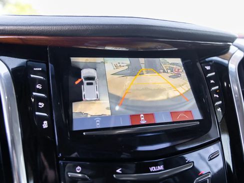 Used 2017 Cadillac Escalade Luxury image 42