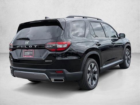 New 2026 Honda Pilot Touring image 2