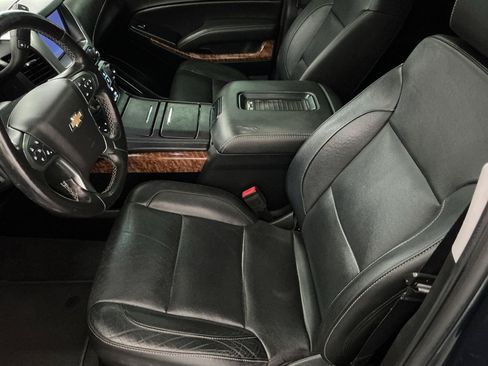 Used 2019 Chevrolet Tahoe Premier AWD/4WD image 13