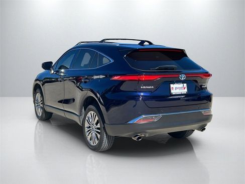 Used 2022 Toyota Venza Limited image 7