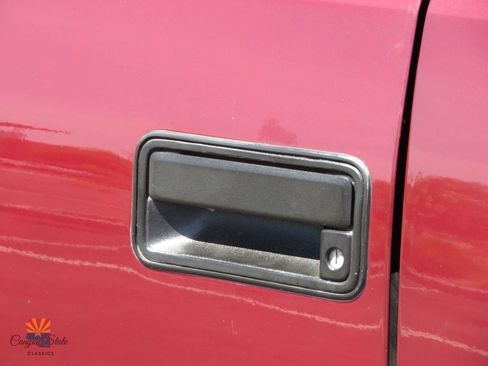 Used 1999 Chevrolet Suburban 4WD w/ Preferred Equipment Group 3 image 29
