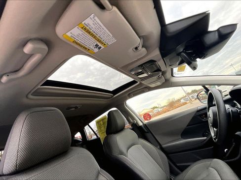 Used 2024 Subaru Crosstrek 2.0i Premium image 17