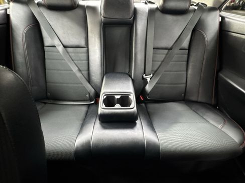 Used 2017 Toyota Camry SE image 5