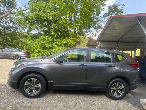 Used 2017 Honda CR-V LX image 9