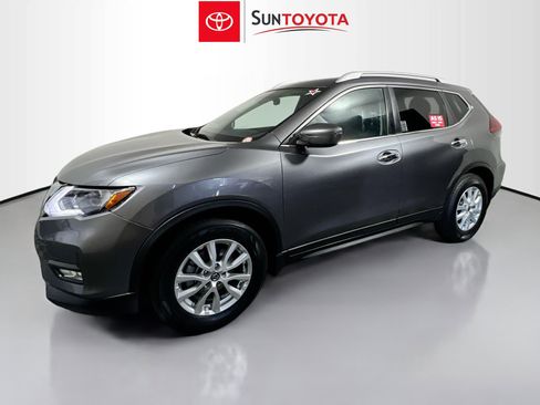 Used 2018 Nissan Rogue SV image 9
