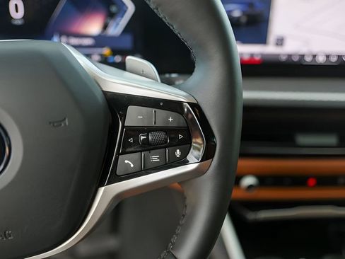 Used 2025 BMW 330i Sedan w/ Premium Package image 13