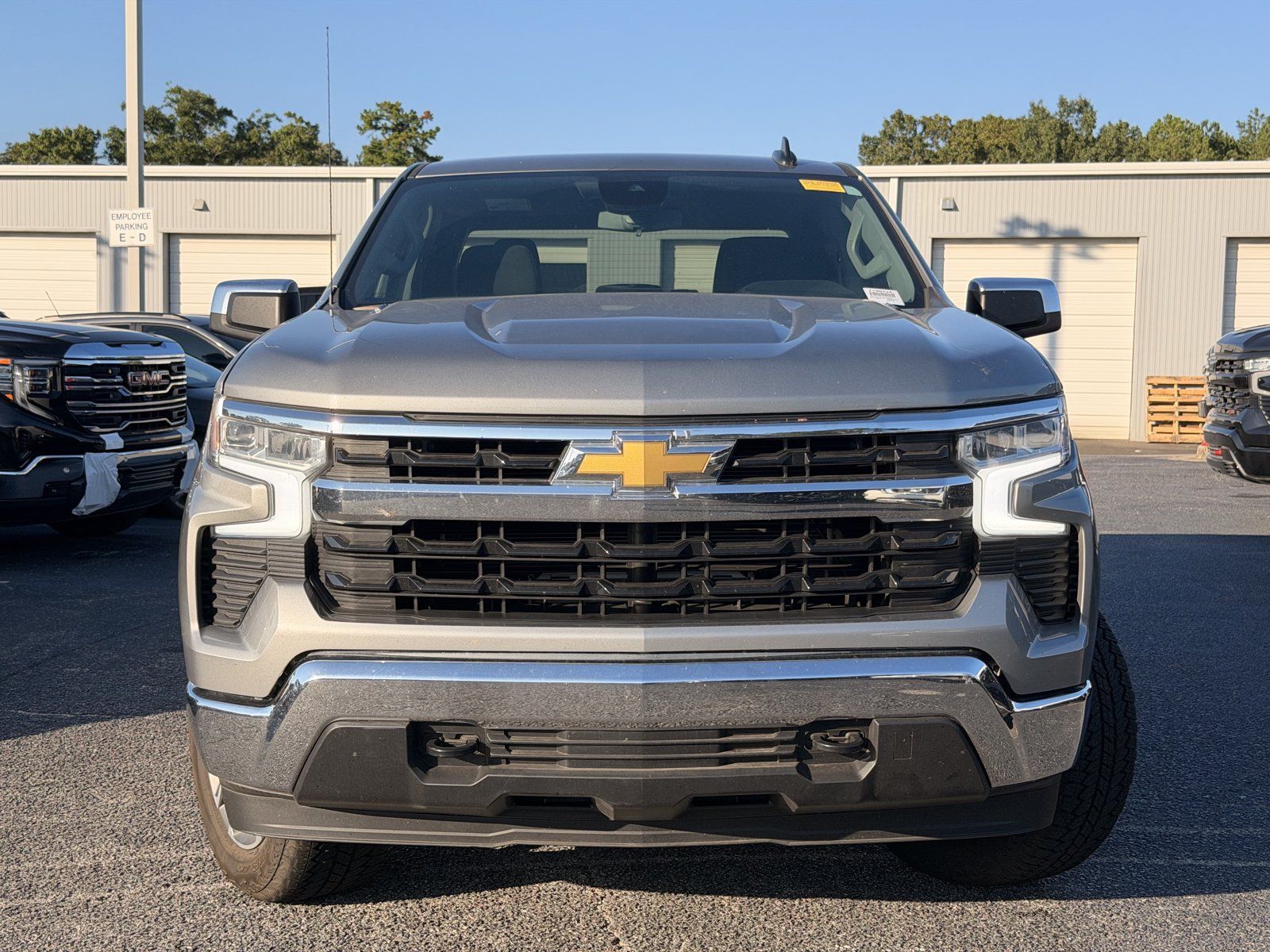 Used 2025 Chevrolet Silverado 1500 LT AWD/4WD image 6