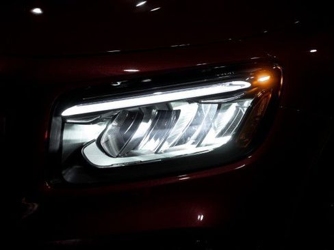 New 2026 Mercedes-Benz GLB 250 4MATIC image 8