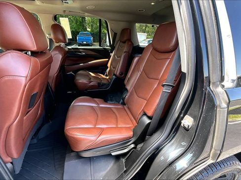 Used 2020 Cadillac Escalade Luxury AWD/4WD image 22
