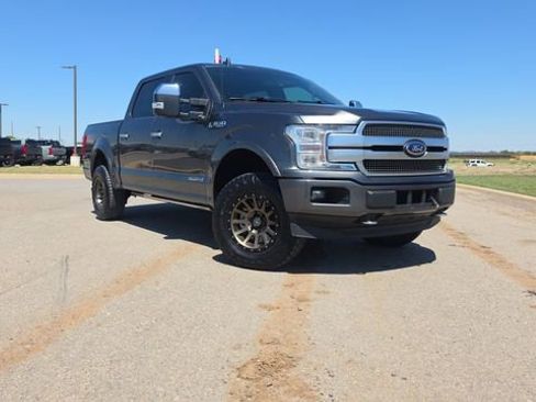 Used 2018 Ford F150 Platinum w/ Equipment Group 701A Luxury image 9