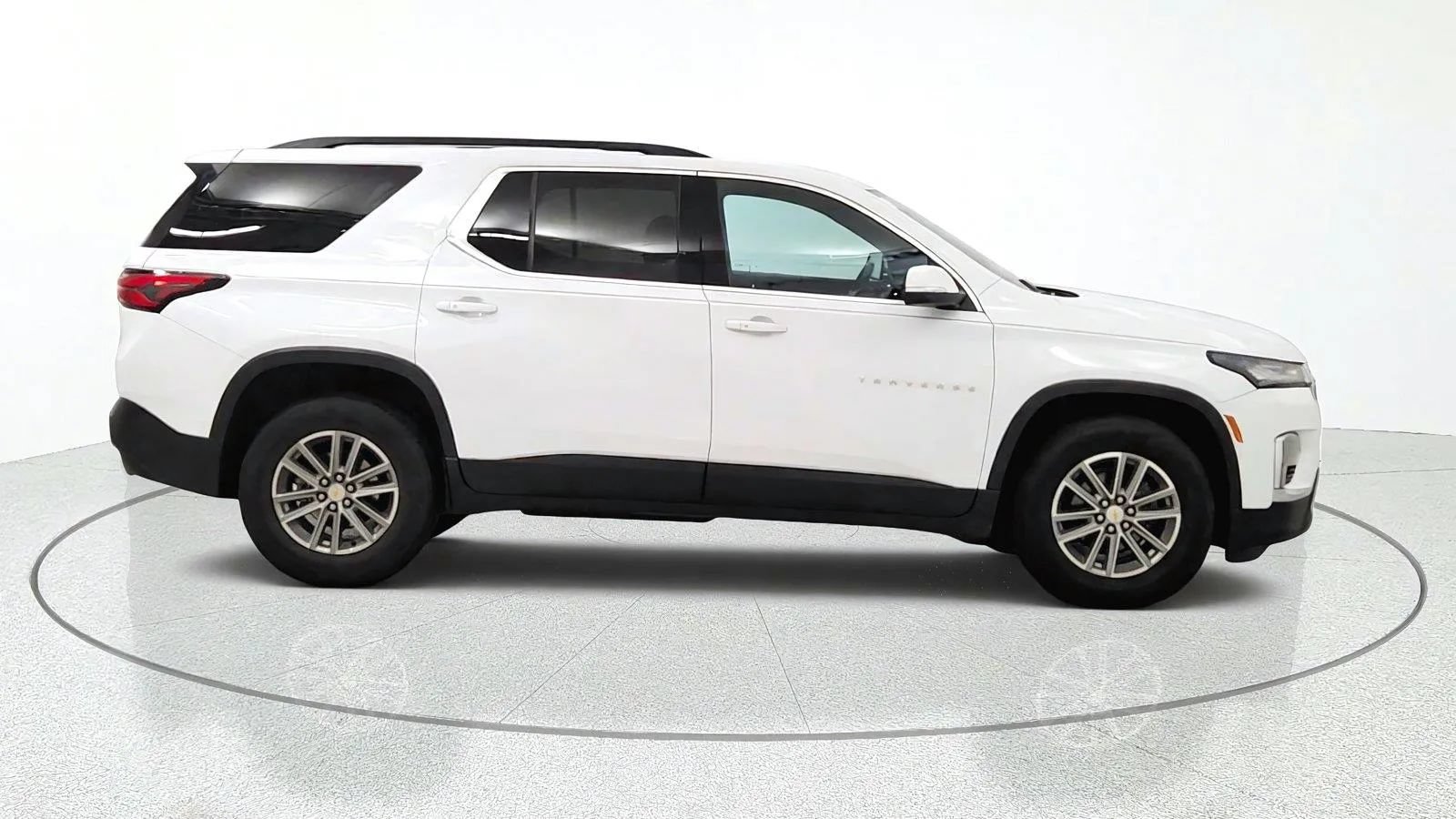 Used 2023 Chevrolet Traverse LT FWD image 10
