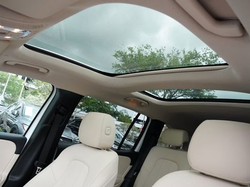 Used 2023 Mercedes-Benz GLB 250 image 5