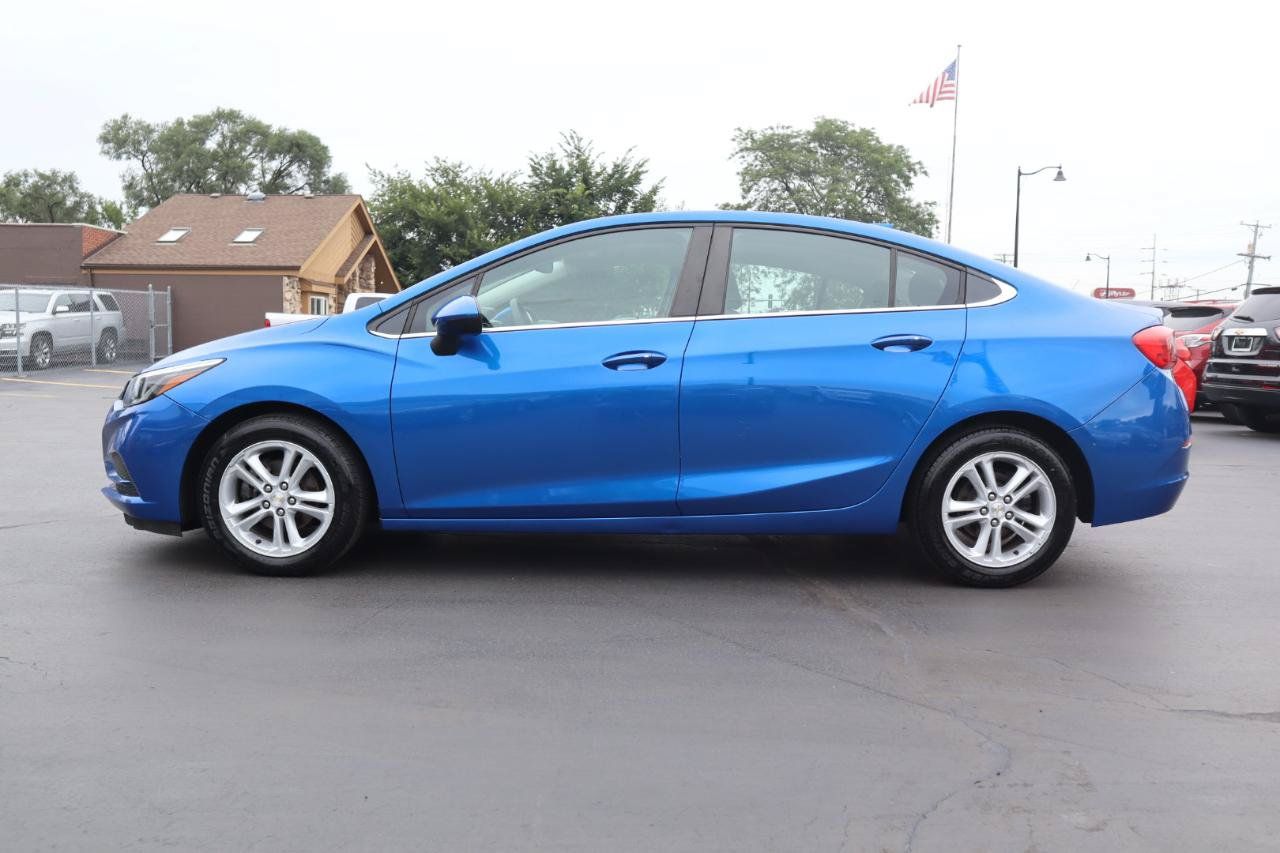 Used 2016 Chevrolet Cruze LT w/ Sun And Sound Package FWD image 2