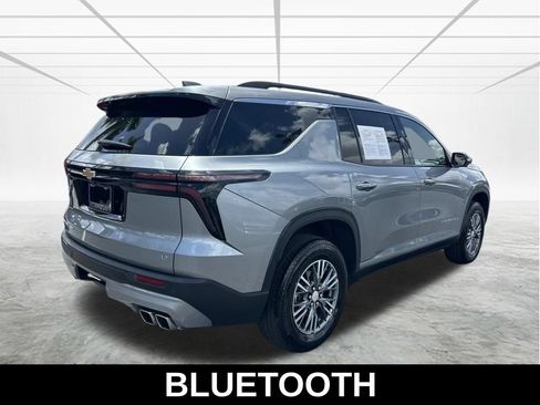Used 2024 Chevrolet Traverse LT AWD/4WD image 5