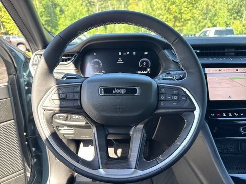 New 2027 Jeep Grand Cherokee Limited RWD image 24