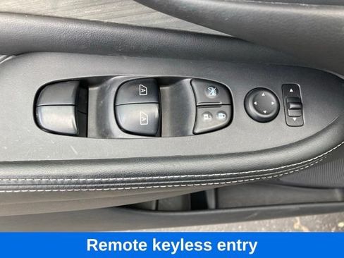 Used 2018 Nissan Murano SL AWD/4WD image 13