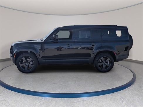 Used 2025 Land Rover Defender 130 S image 2