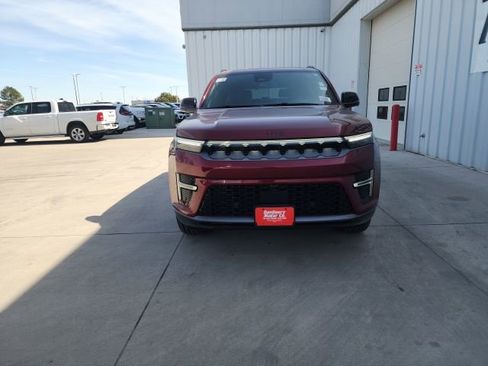 New 2026 Jeep Grand Wagoneer Limited AWD/4WD image 7