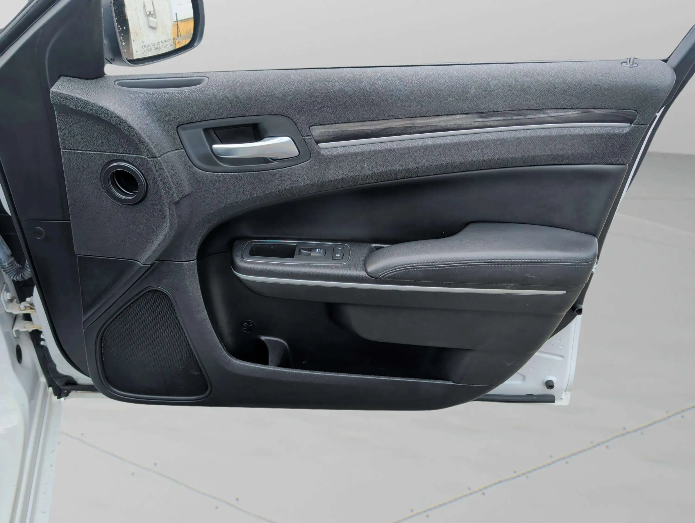 Used 2021 Chrysler 300 Touring RWD image 17