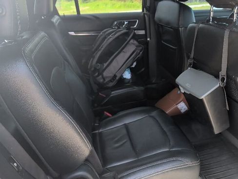 Used 2016 Ford Explorer Limited w/ Equipment Group 301A FWD image 10