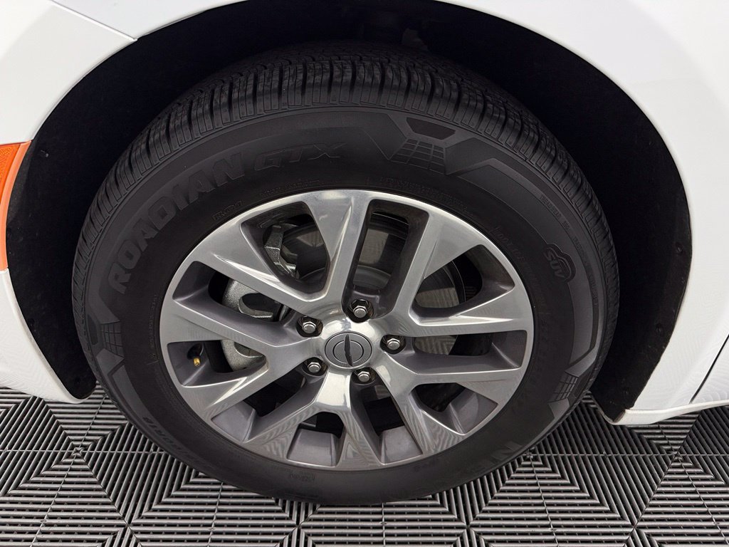 Used 2023 Chrysler Pacifica Pinnacle FWD image 23