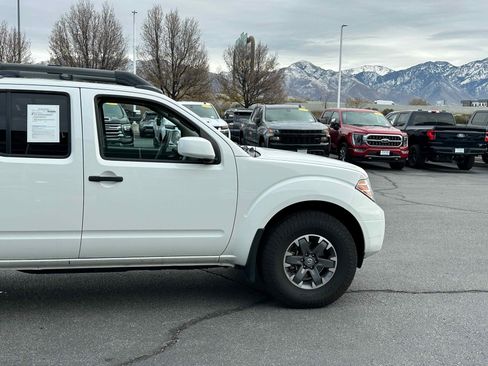 Used 2020 Nissan Frontier PRO-4X w/ Pro-4x Utility Package image 9
