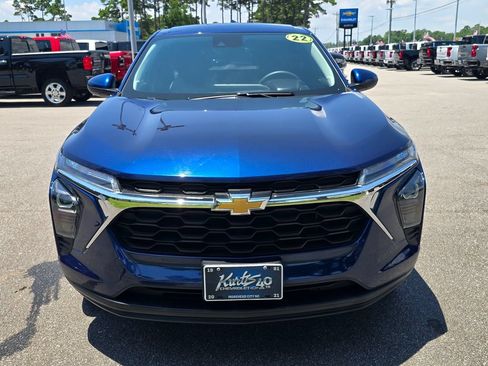 Certified 2024 Chevrolet Trax LS w/ LS Convenience Package FWD image 8
