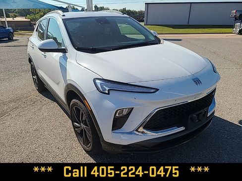 Used 2024 Buick Encore GX Sport Touring image 16