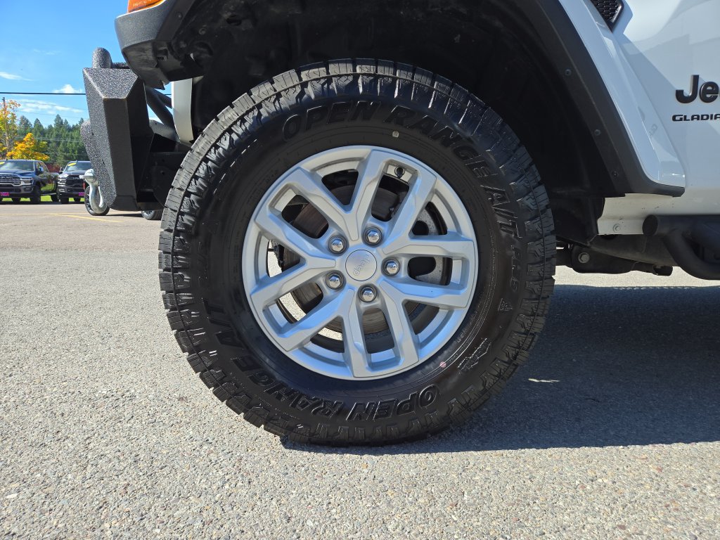 Used 2023 Jeep Gladiator Sport AWD/4WD image 10