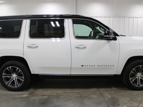 Used 2023 Jeep Grand Wagoneer 4WD image 11