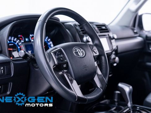 Used 2019 Toyota 4Runner TRD Off-Road Premium AWD/4WD image 23