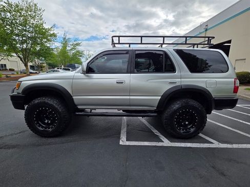 Used 1999 Toyota 4Runner SR5 AWD/4WD image 3