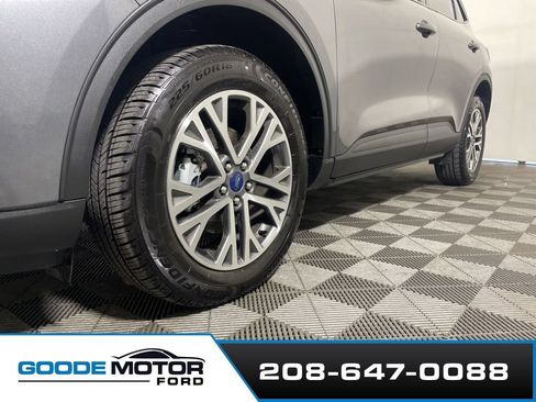 Used 2022 Ford Escape SEL w/ Technology Package AWD/4WD image 26