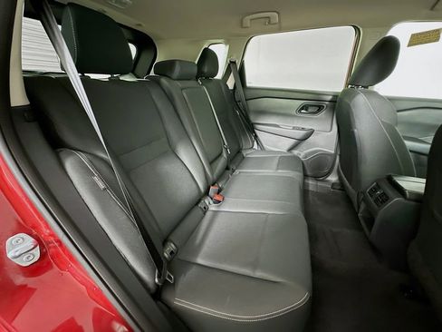 Used 2025 Nissan Rogue S image 26