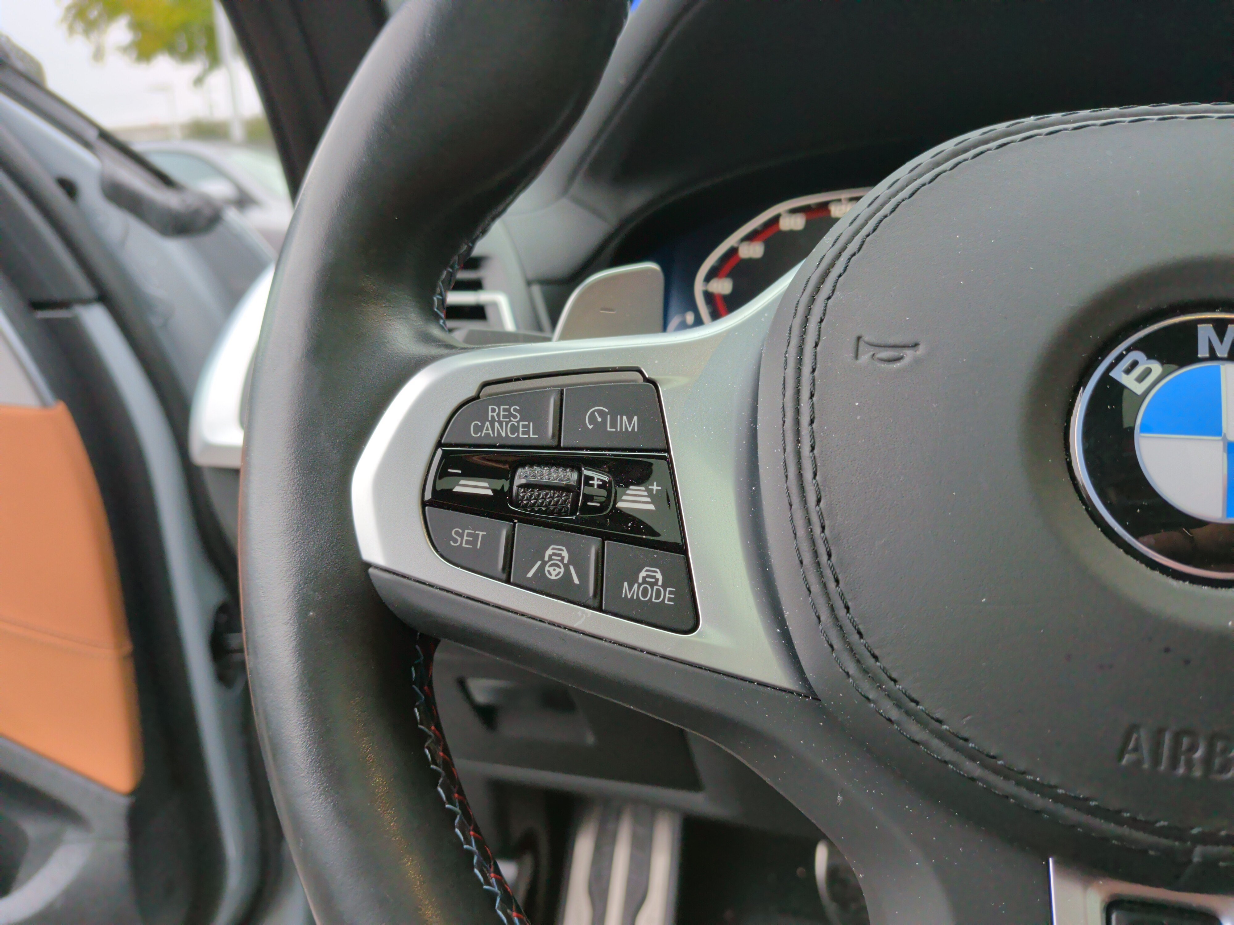 Used 2024 BMW X4 M40i AWD/4WD image 18