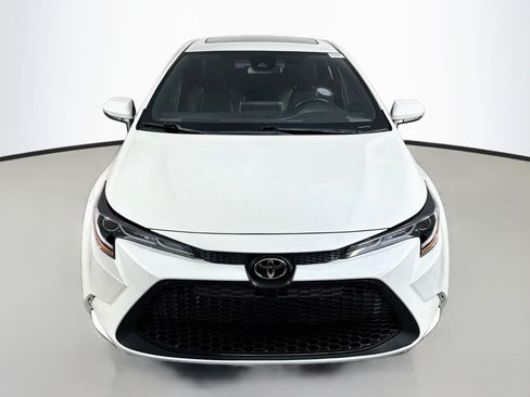 Used 2020 Toyota Corolla XSE FWD image 2