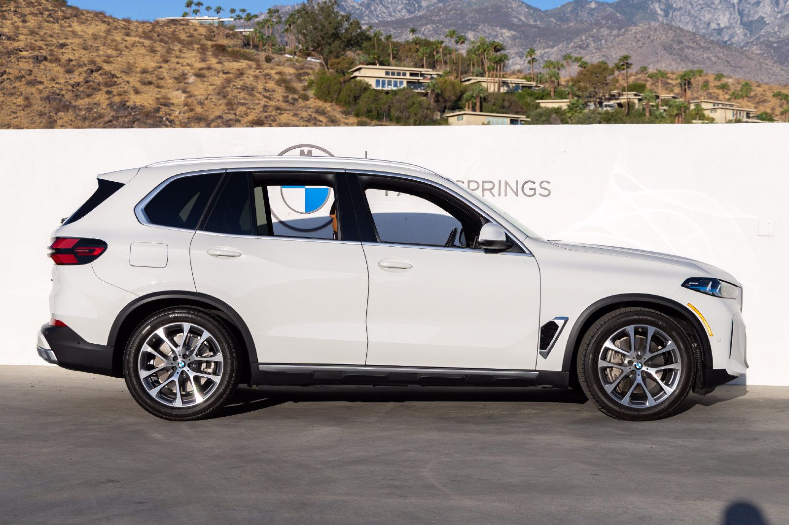 Certified 2026 BMW X5 xDrive50e w/ Parking Assistance Package AWD/4WD image 5