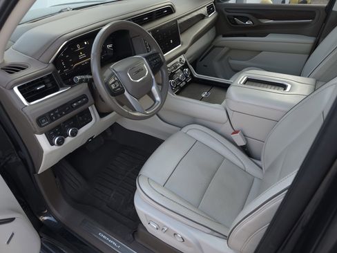 Used 2022 GMC Yukon Denali w/ Denali Ultimate Package image 9