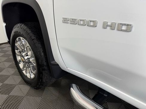 Used 2025 Chevrolet Silverado 2500 LT w/ Z71 Chrome Sport Edition AWD/4WD image 11