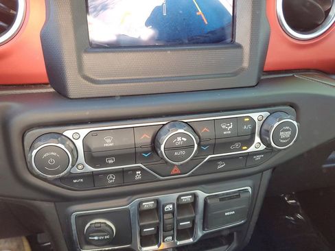 Used 2019 Jeep Wrangler Unlimited Rubicon image 30