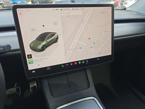 Used 2024 Tesla Model Y 2WD image 20