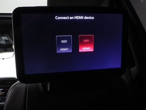 Used 2023 GMC Yukon Denali w/ Advanced Technology Package AWD/4WD image 33
