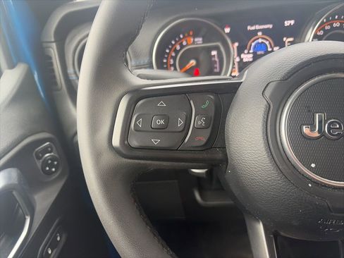 Used 2023 Jeep Gladiator Sport image 16