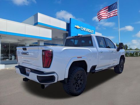 Used 2025 GMC Sierra 2500 Denali Ultimate image 4