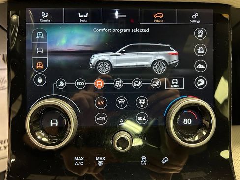 Used 2018 Land Rover Range Rover Velar R-Dynamic SE AWD/4WD image 15