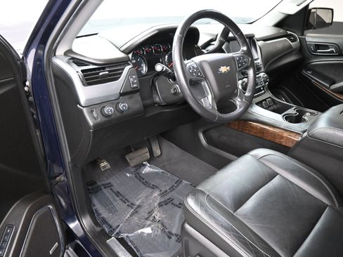 Used 2020 Chevrolet Tahoe LT w/ Luxury Package image 12
