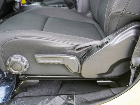 Used 2022 Jeep Wrangler Unlimited Sport AWD/4WD image 22