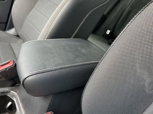 Used 2022 Volkswagen Taos SE image 38